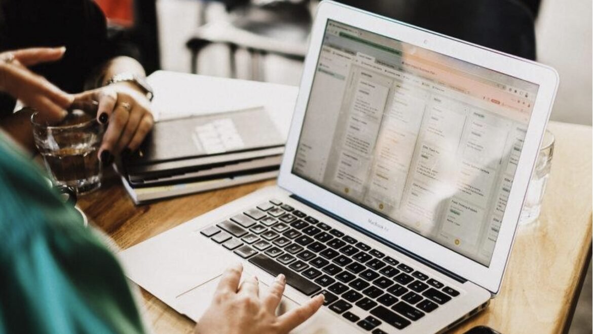 Entry level finance jobs